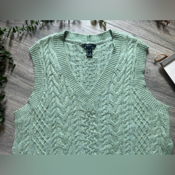Forever 21 Seafoam Sage Green Cable Knit Sleeveless Sweater Vest w Side Vent. M - Picture 8 of 14